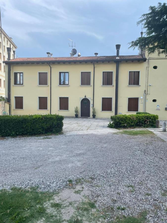 Appartamento A Verona E Parcheggio Nella Proprieta Exterior foto